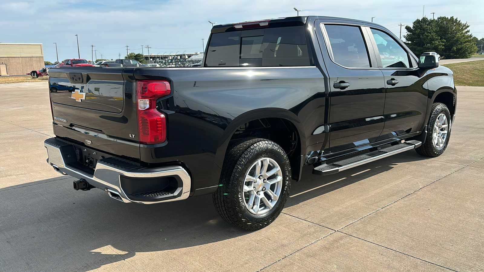 2025 Chevrolet Silverado 1500 LT 8