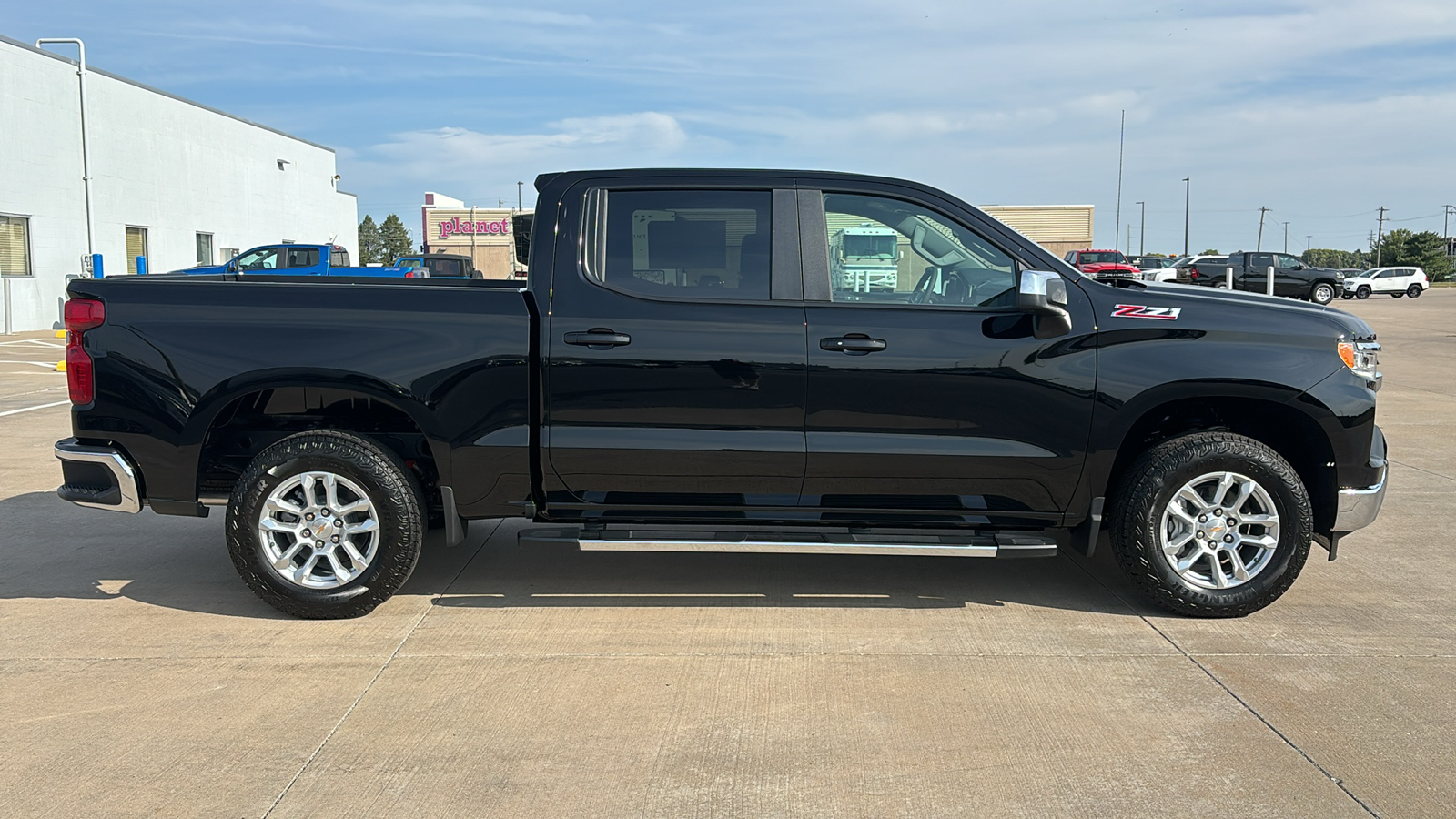 2025 Chevrolet Silverado 1500 LT 9