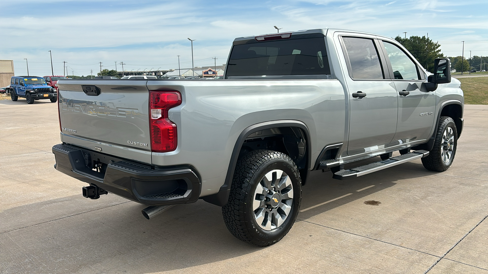 2025 Chevrolet Silverado 2500HD Custom 8