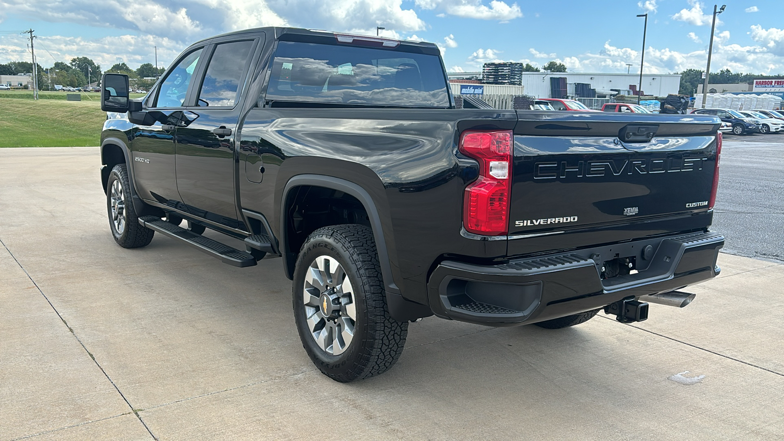 2025 Chevrolet Silverado 2500HD Custom 6