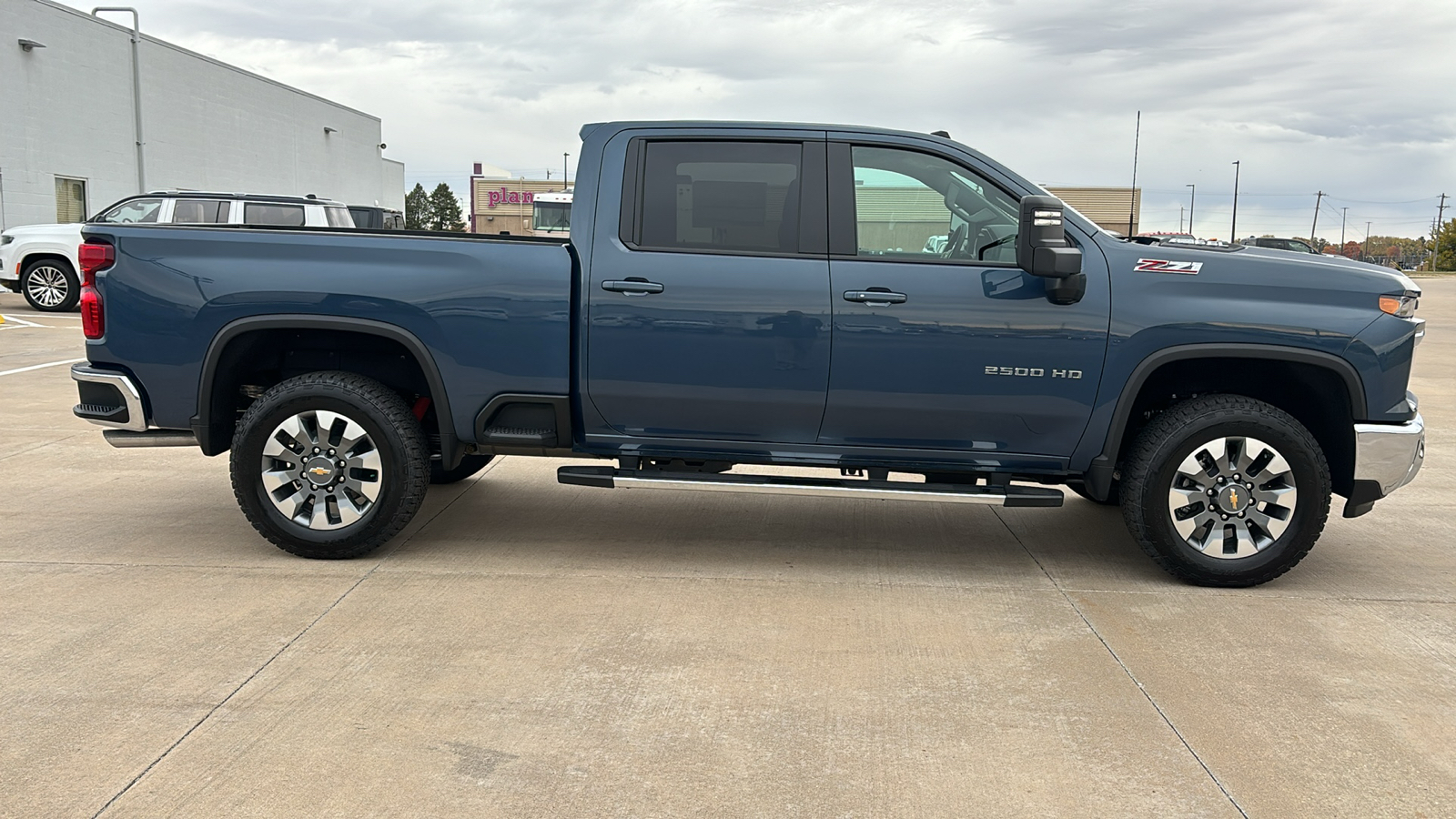 2025 Chevrolet Silverado 2500HD LT 9