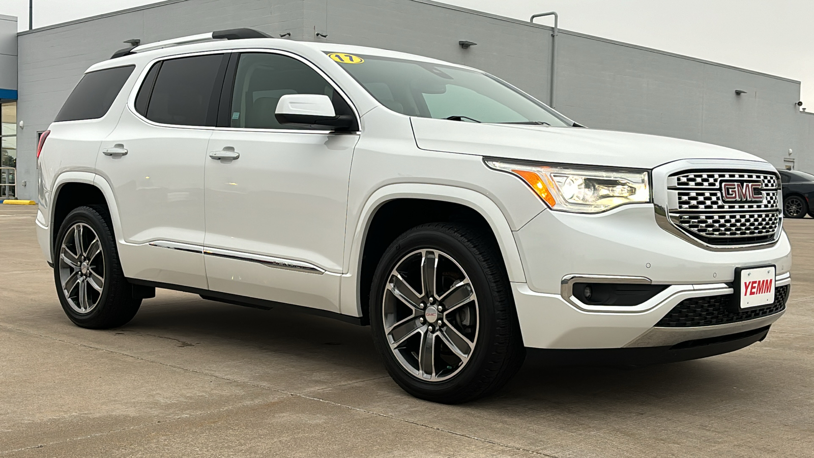 2017 GMC Acadia Denali 1