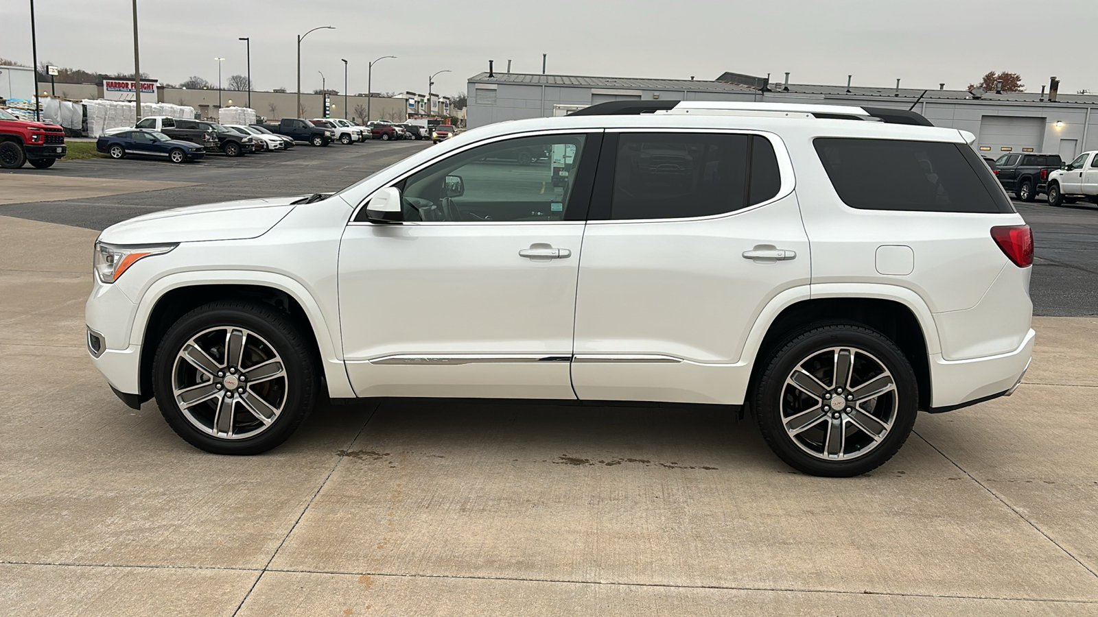 2017 GMC Acadia Denali 5