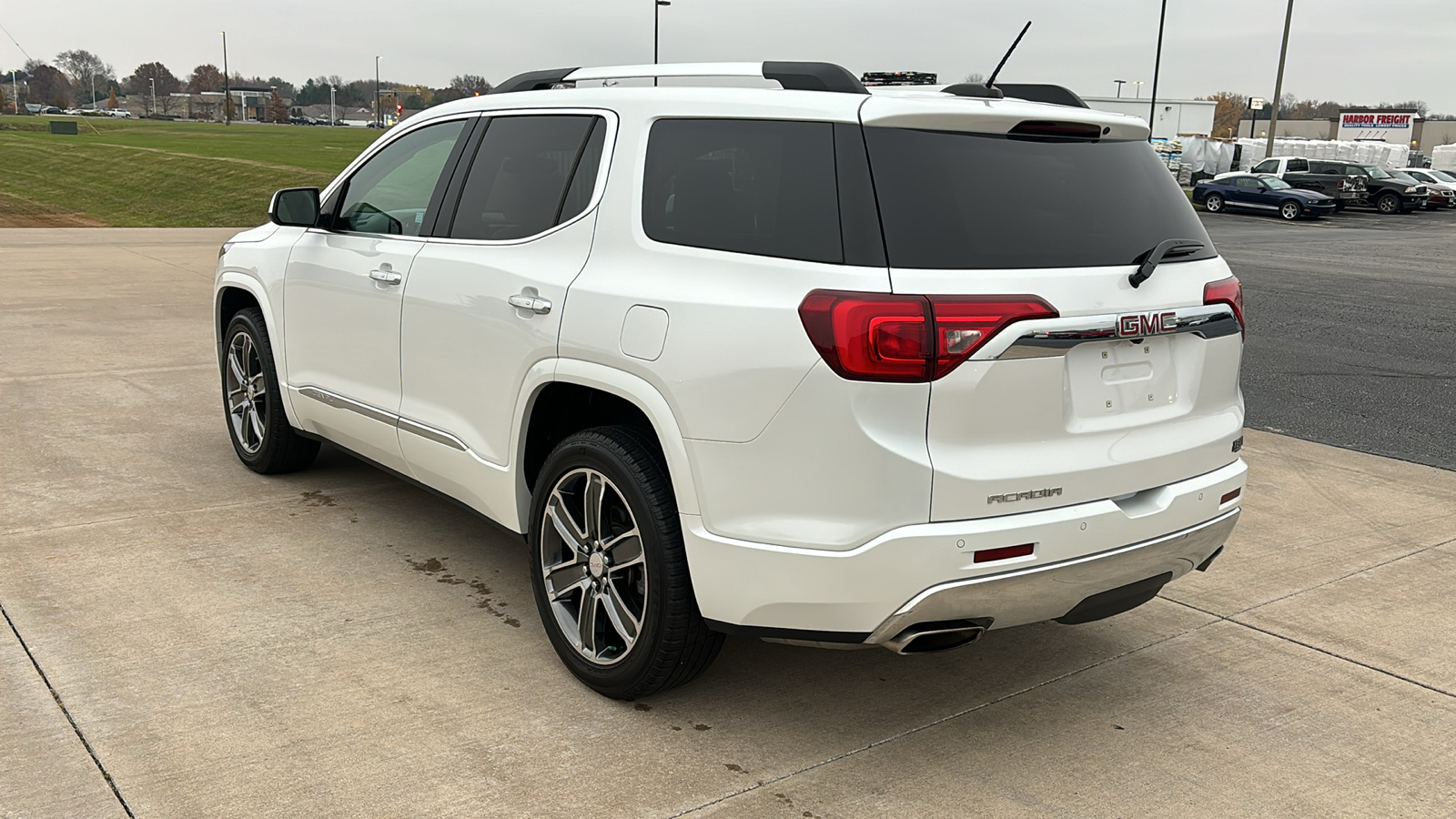 2017 GMC Acadia Denali 6