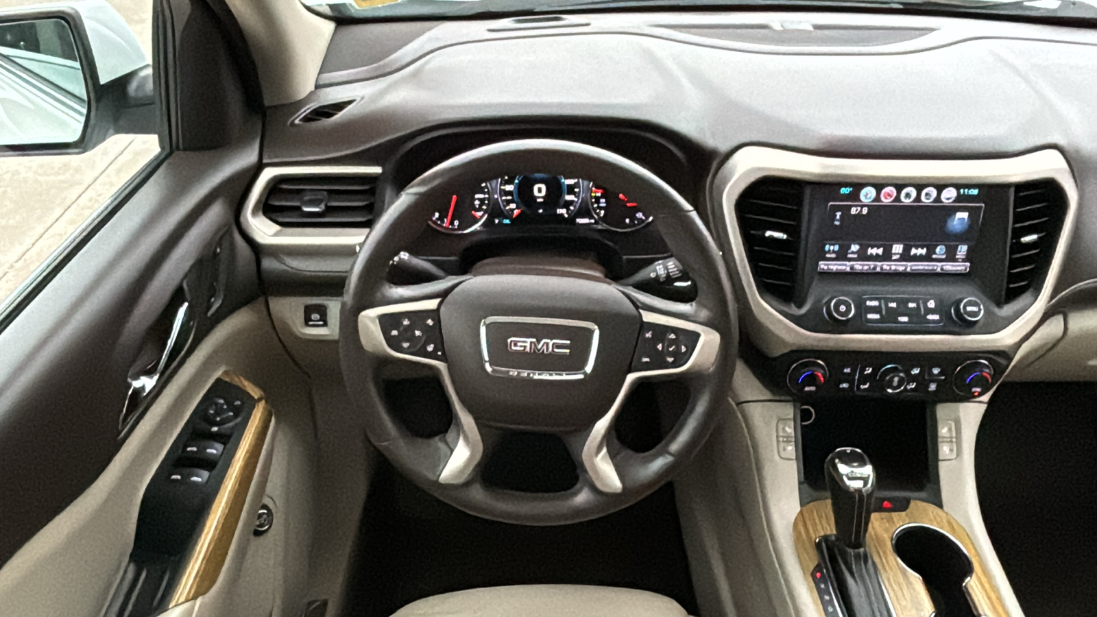 2017 GMC Acadia Denali 12