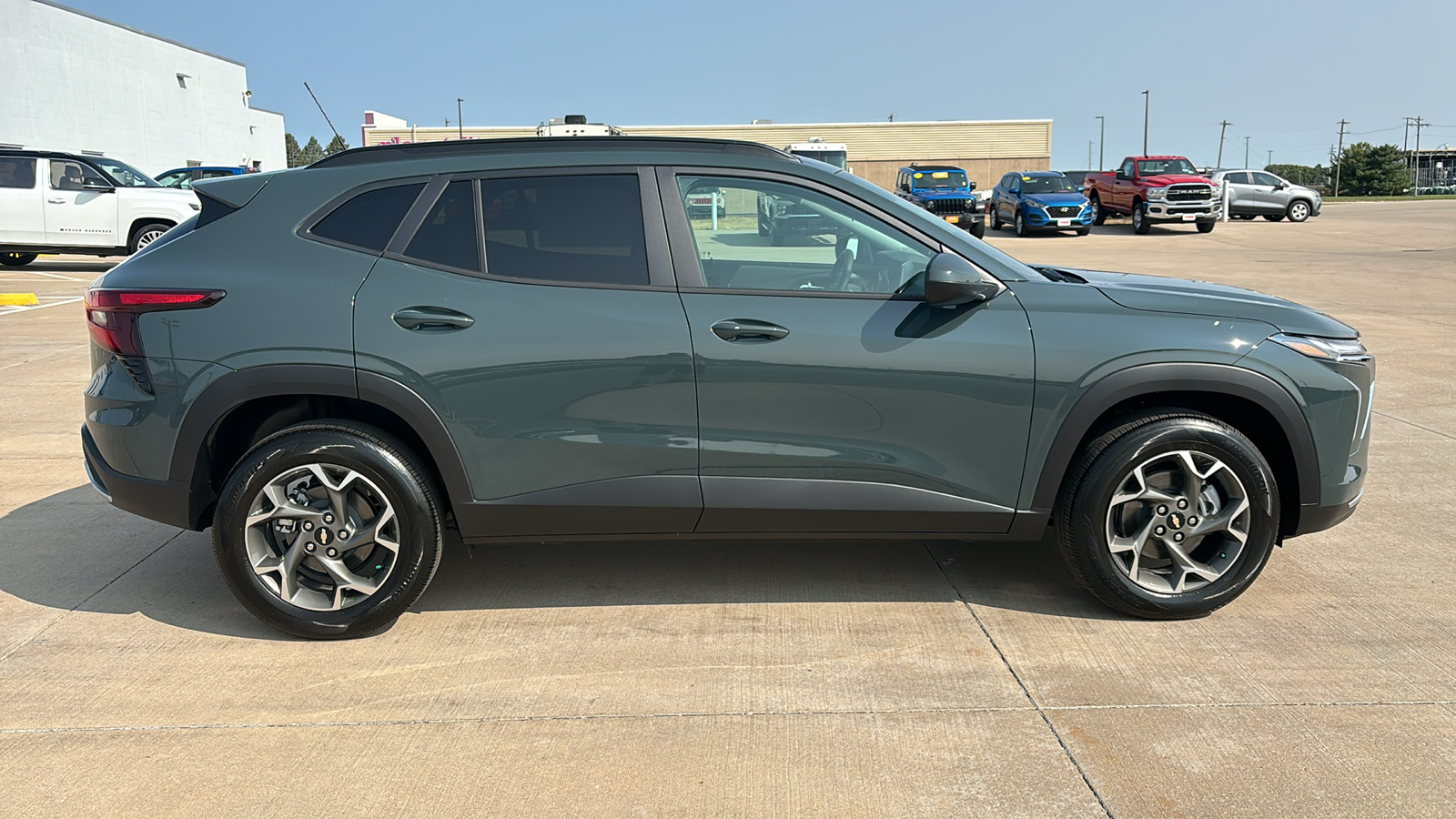 2025 Chevrolet Trax LT 9