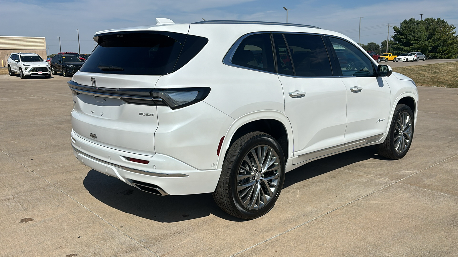 2025 Buick Enclave Avenir 8