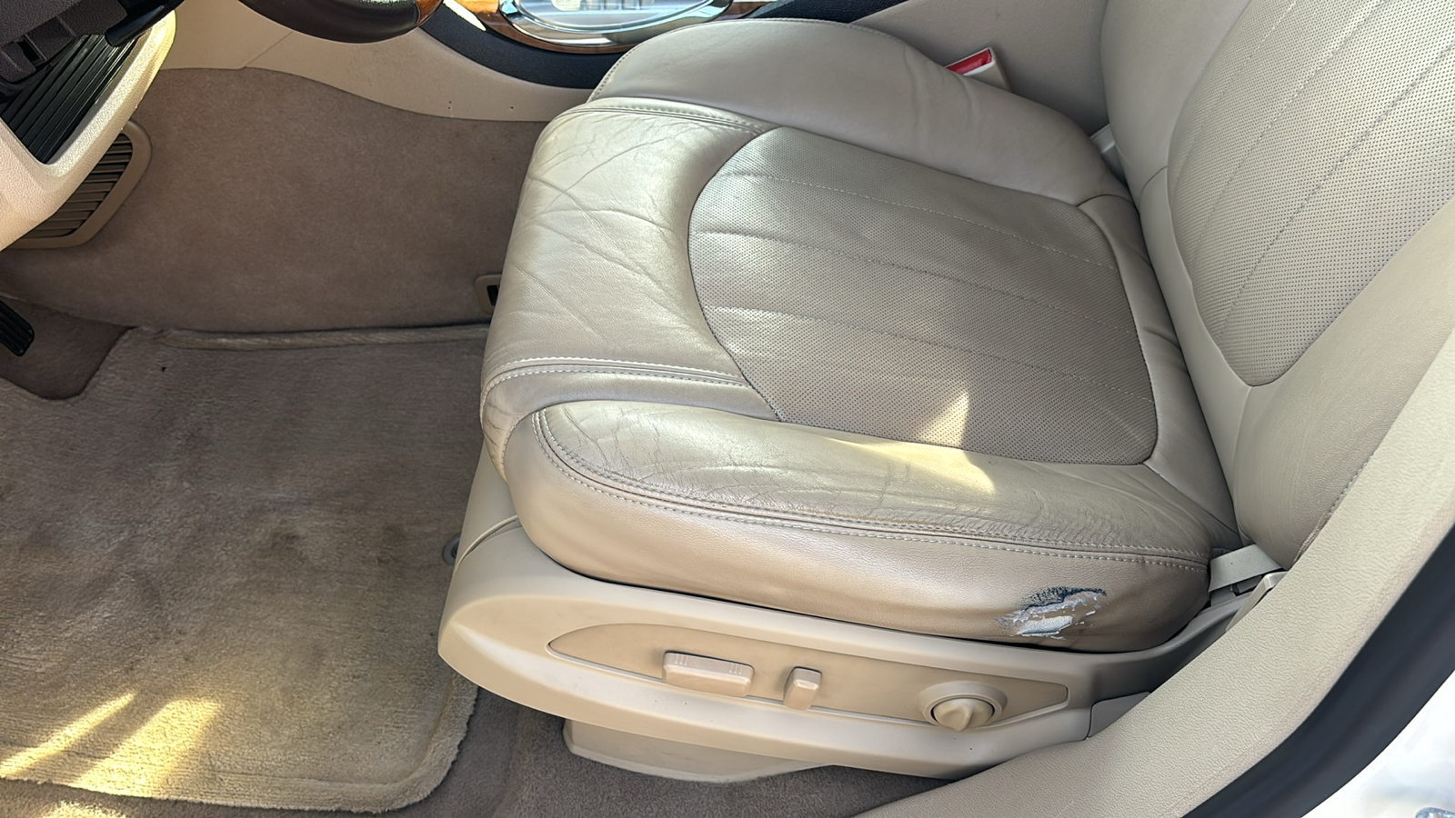 2012 Buick Enclave Leather Group 23