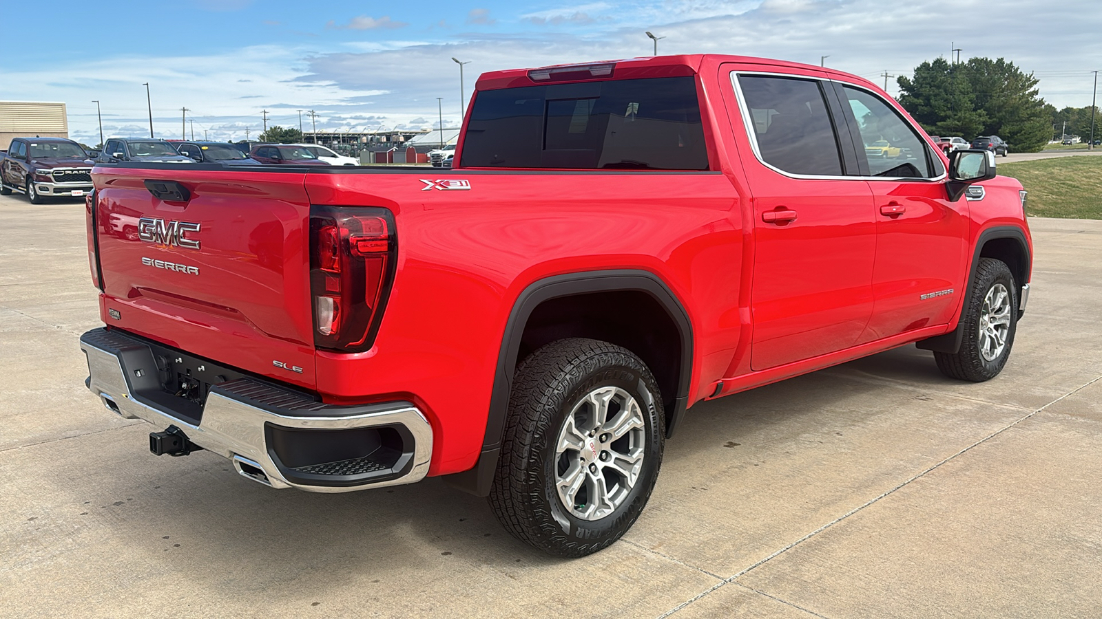 2025 GMC Sierra 1500 SLE 8