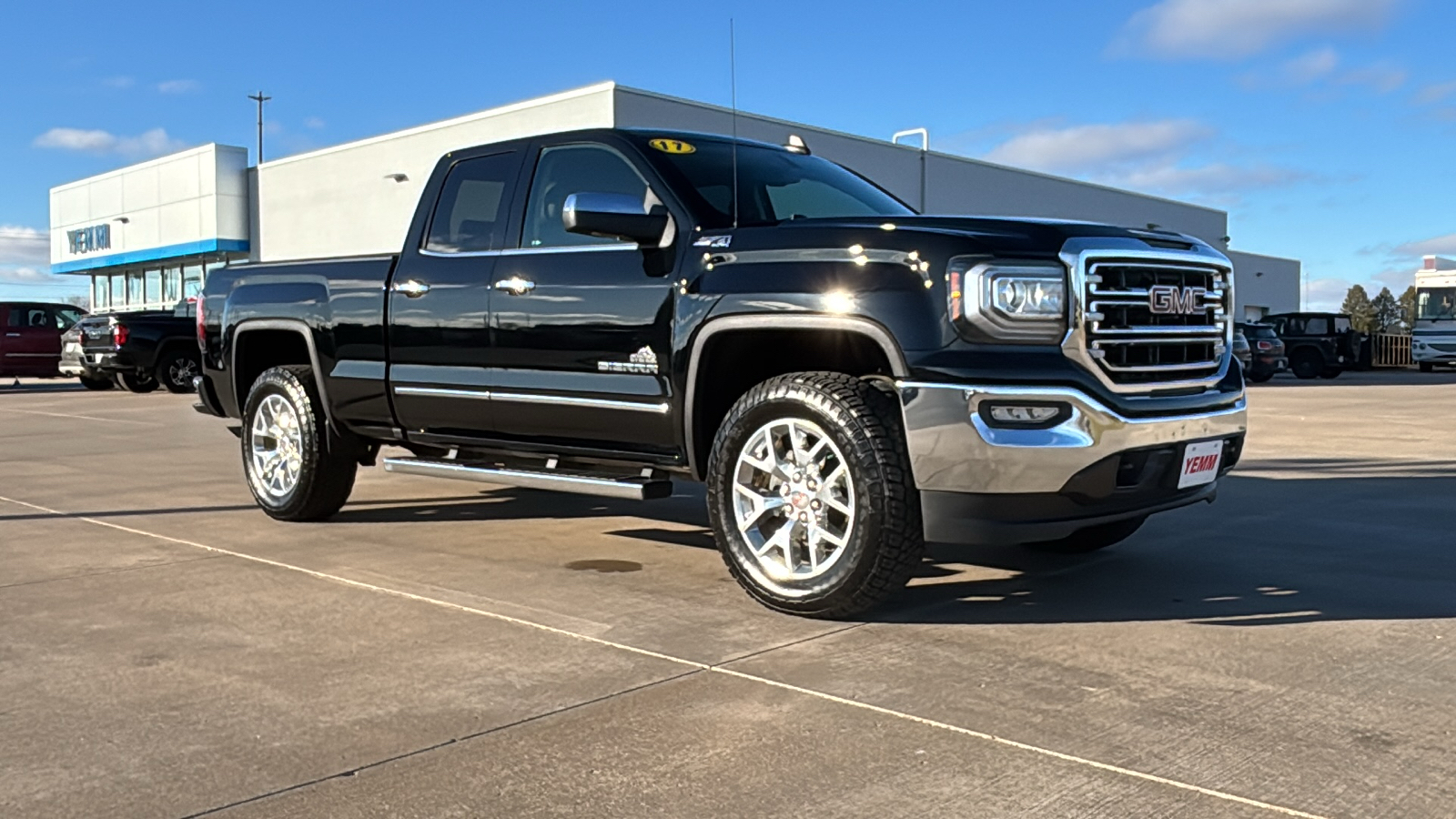 2017 GMC Sierra 1500 SLT 2