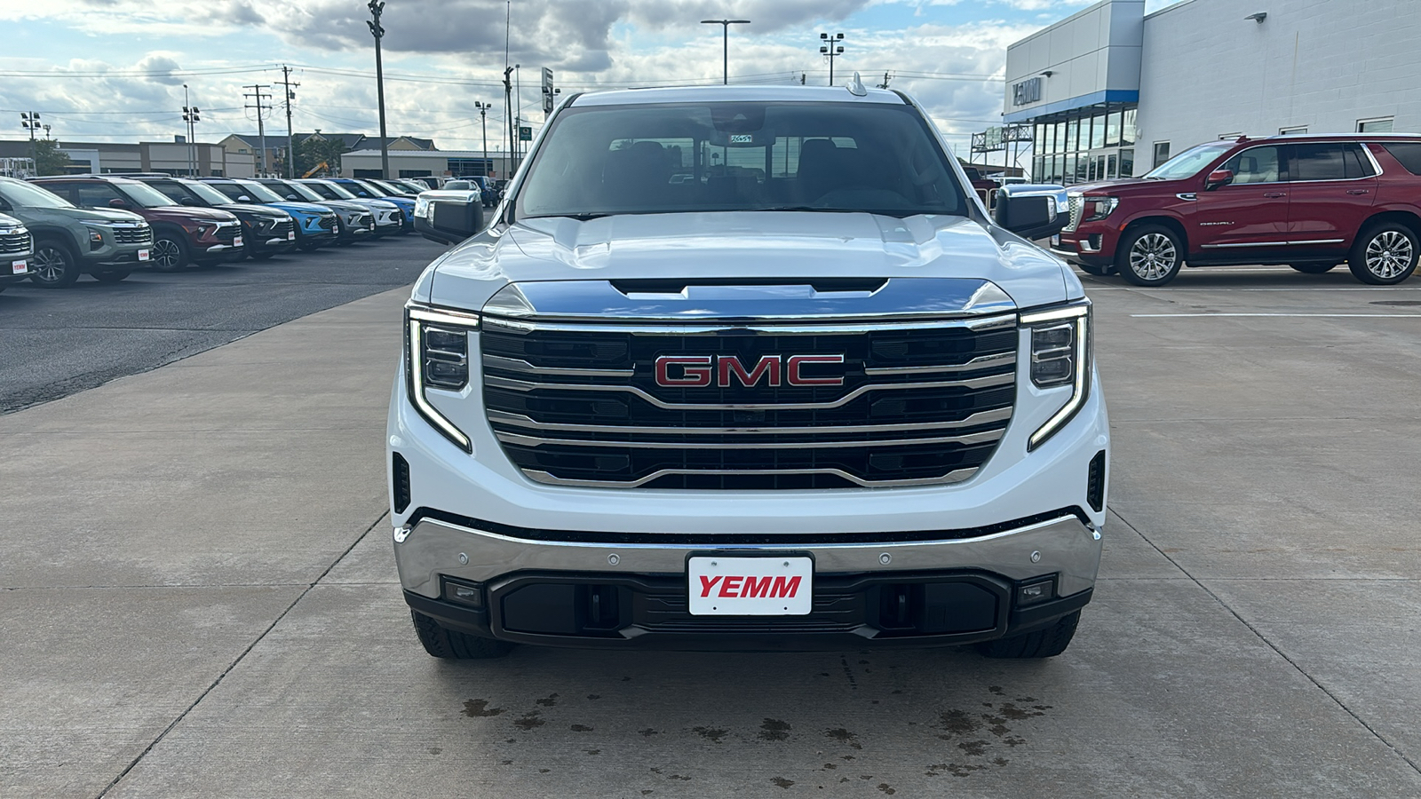 2025 GMC Sierra 1500 SLT 3