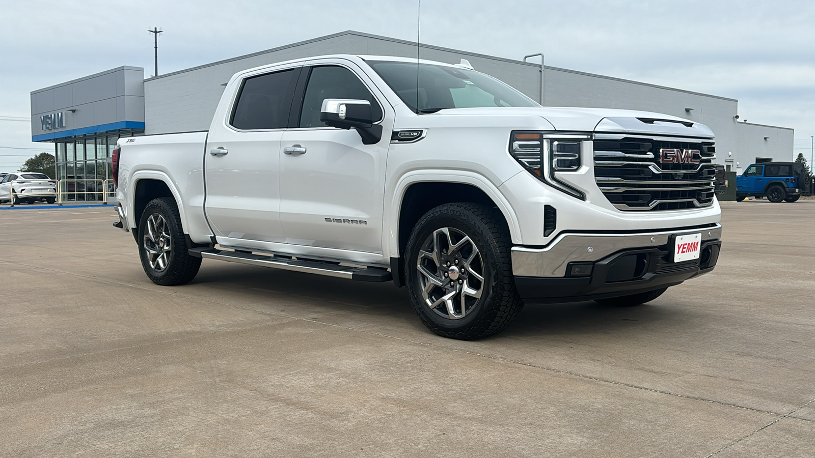 2025 GMC Sierra 1500 SLT 2