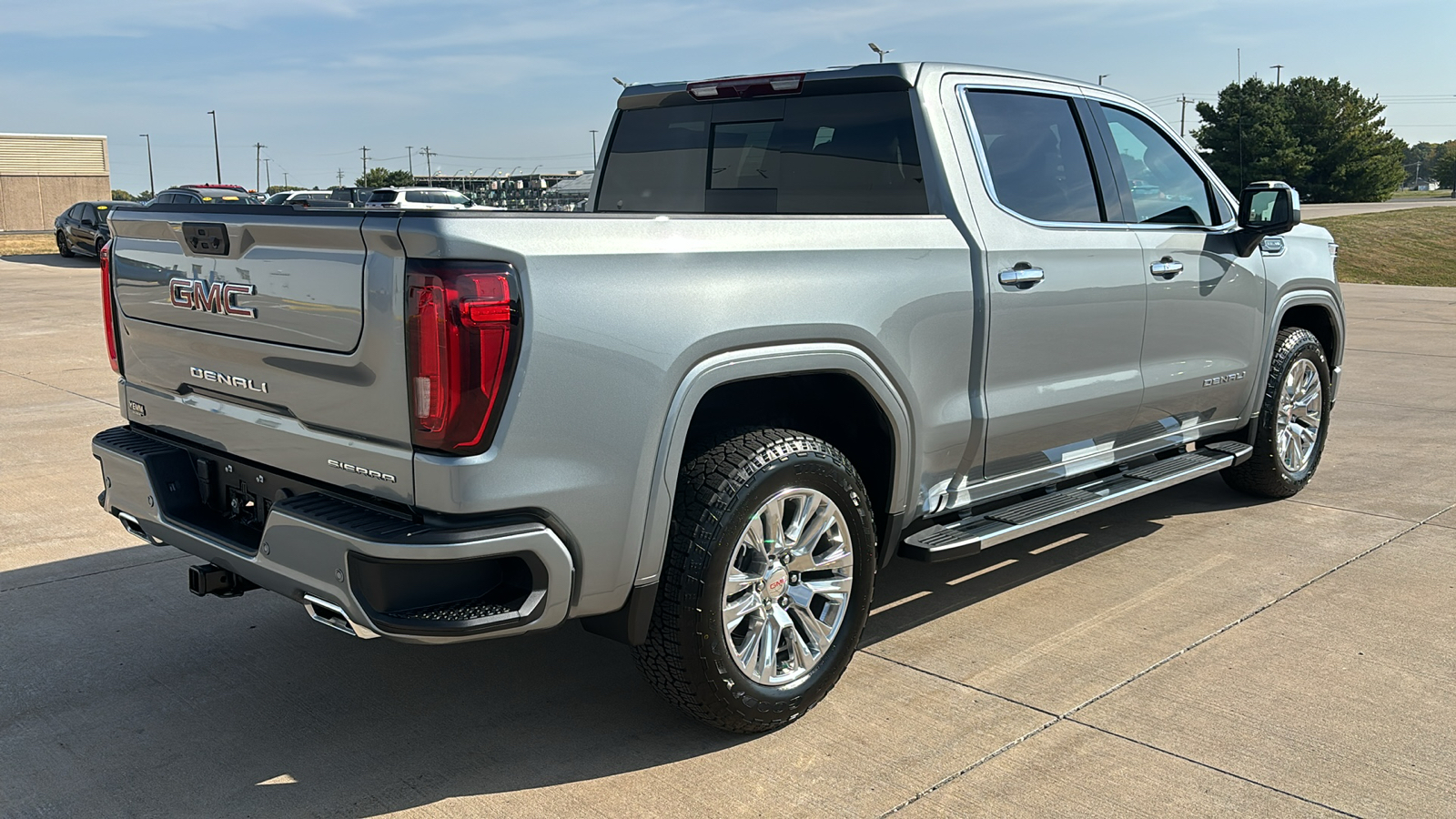 2025 GMC Sierra 1500 Denali 8