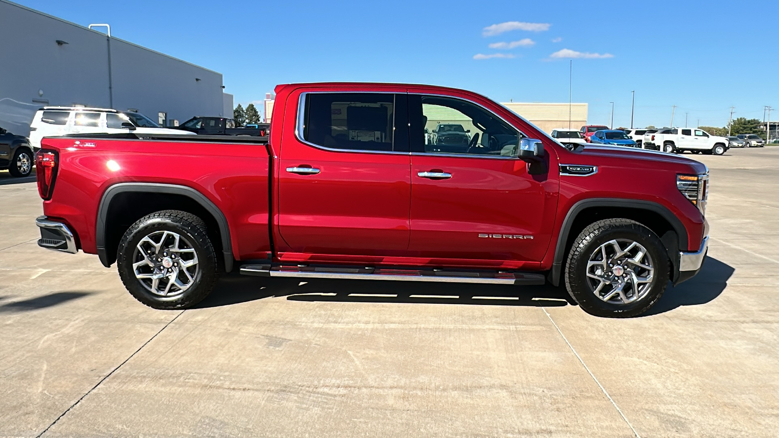 2025 GMC Sierra 1500 SLT 9