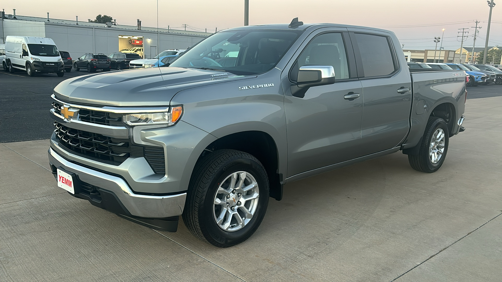 2025 Chevrolet Silverado 1500 LT 4