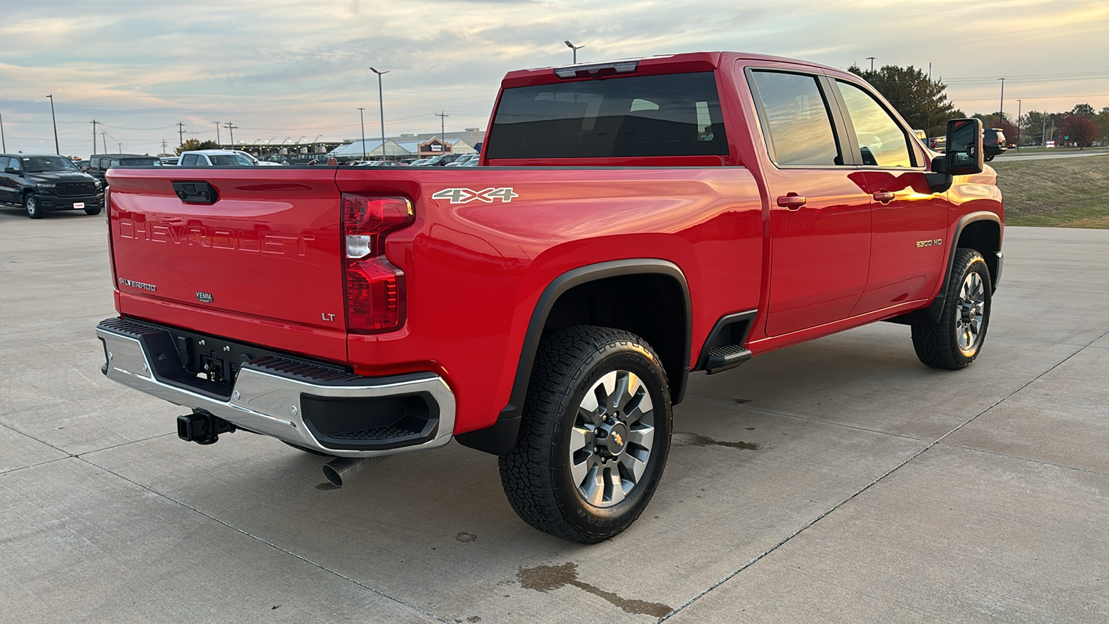 2025 Chevrolet Silverado 2500HD LT 8