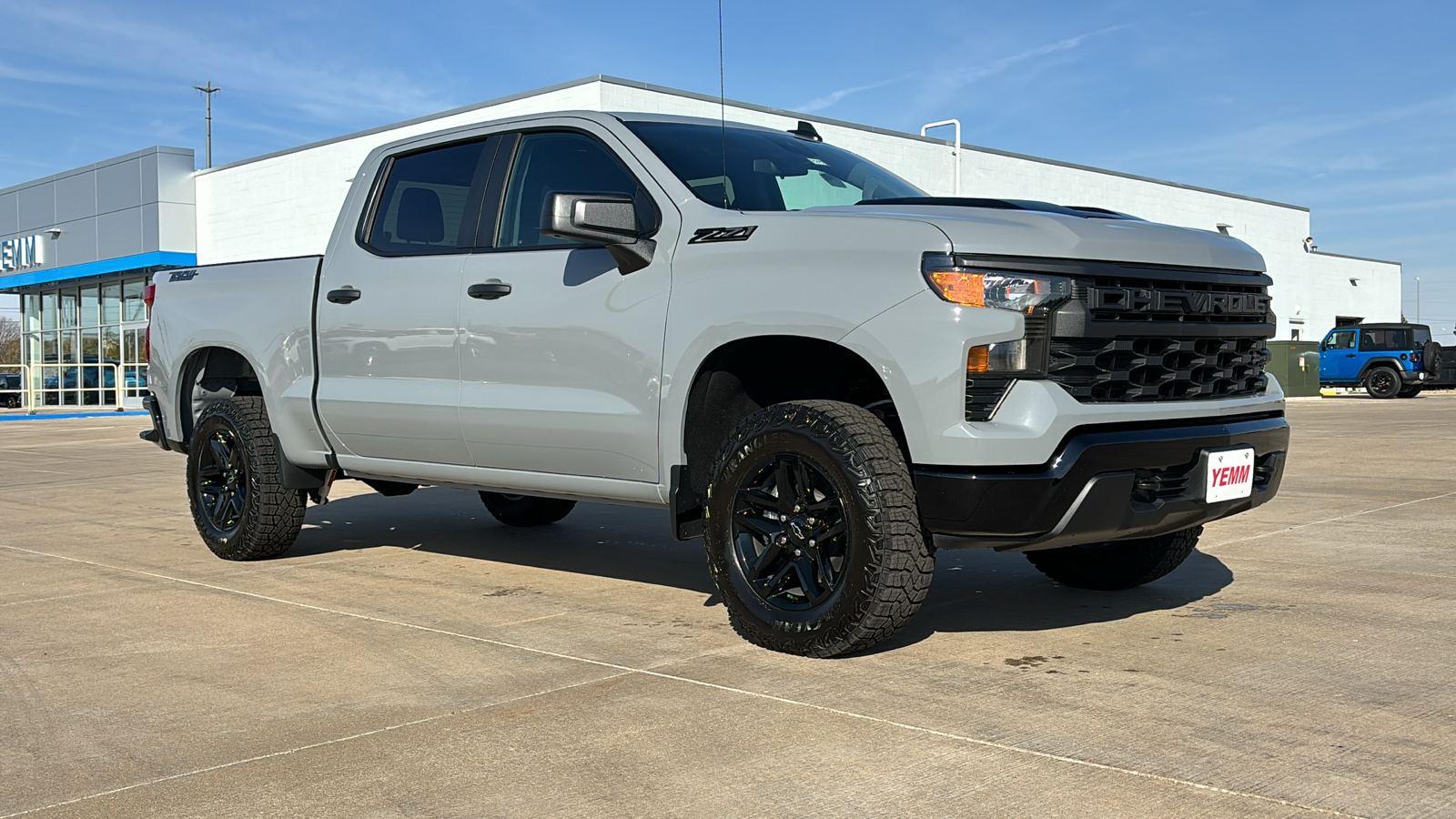 2025 Chevrolet Silverado 1500 Custom Trail Boss 2