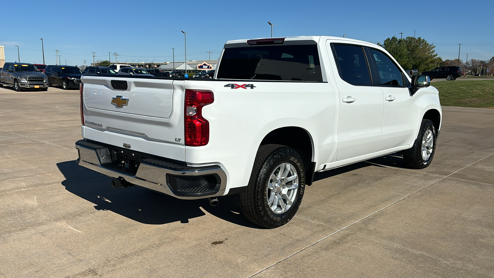 2024 Chevrolet Silverado 1500 LT 8