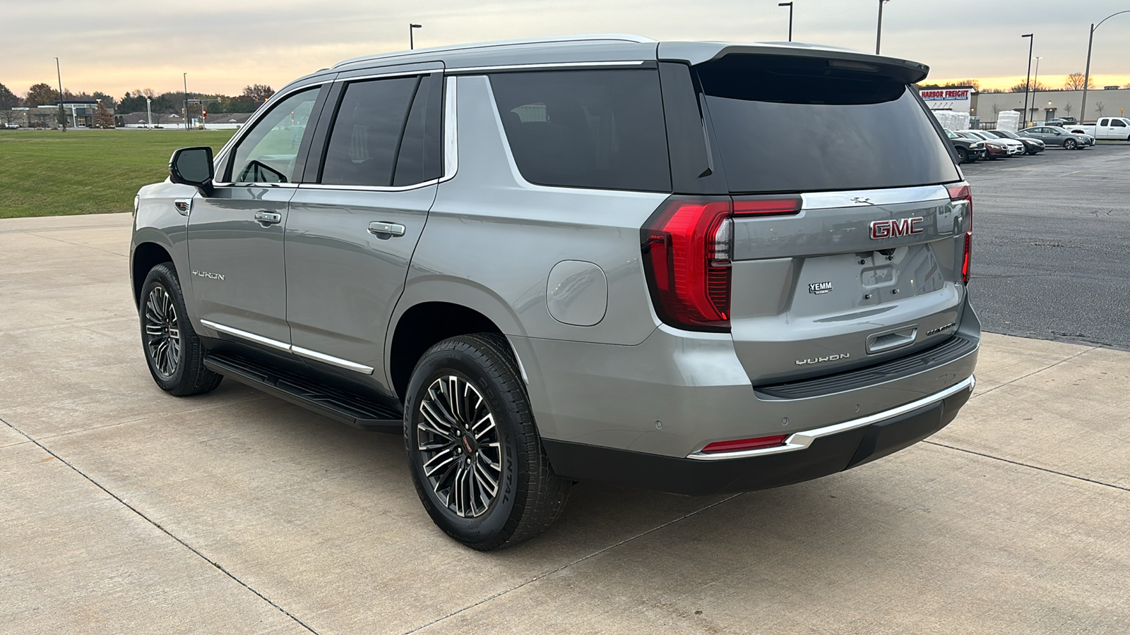 2025 GMC Yukon  6