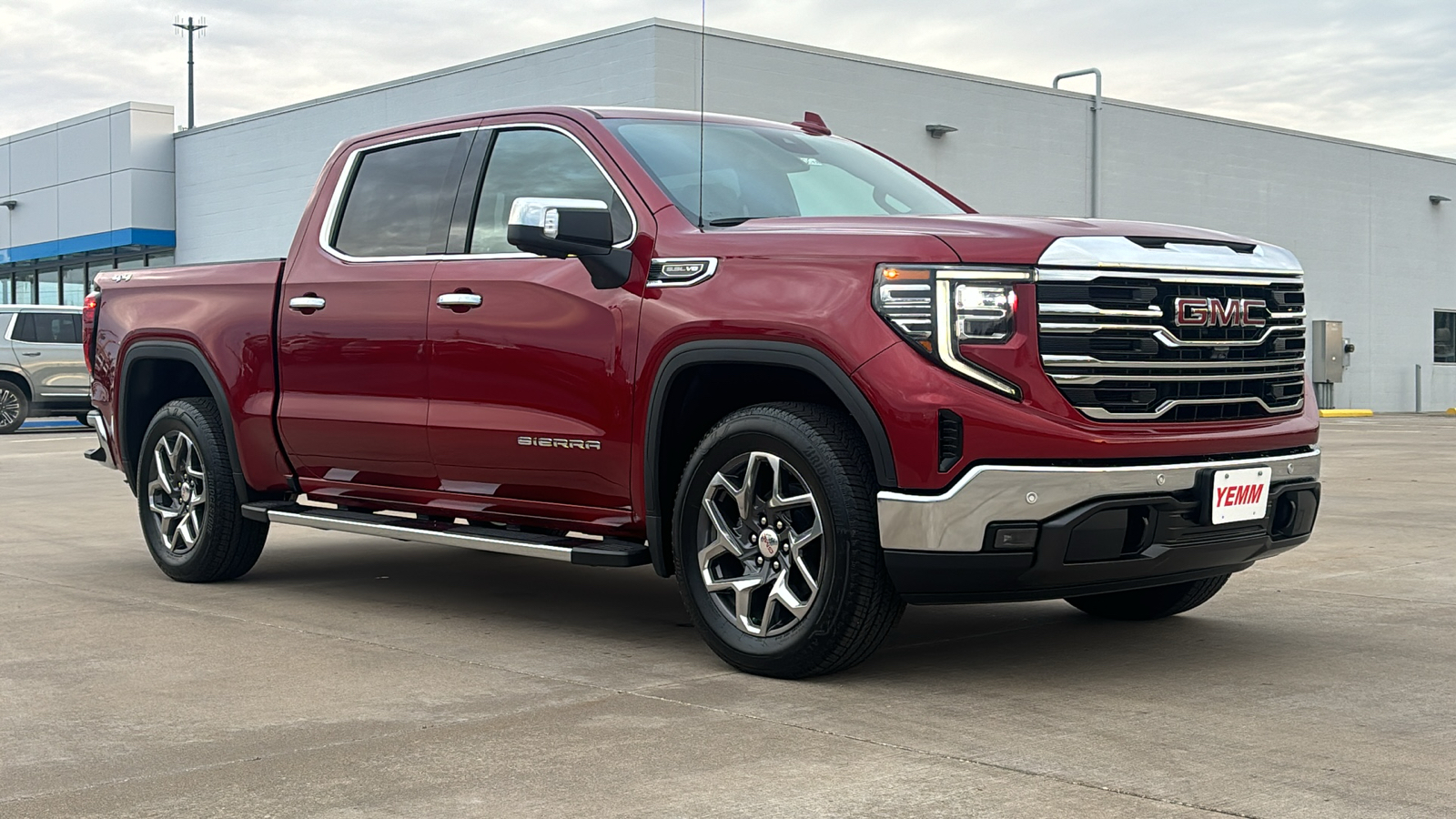 2025 GMC Sierra 1500 SLT 1