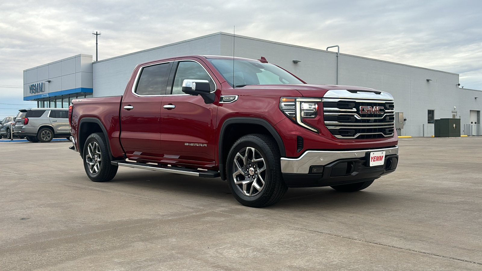 2025 GMC Sierra 1500 SLT 2