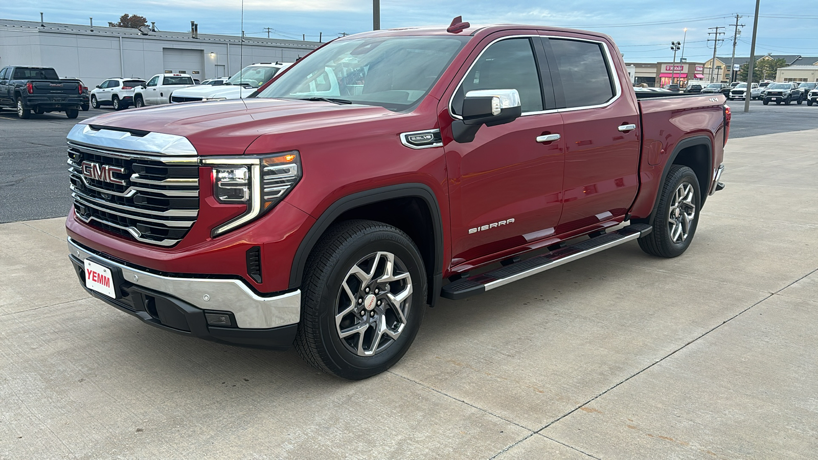 2025 GMC Sierra 1500 SLT 4