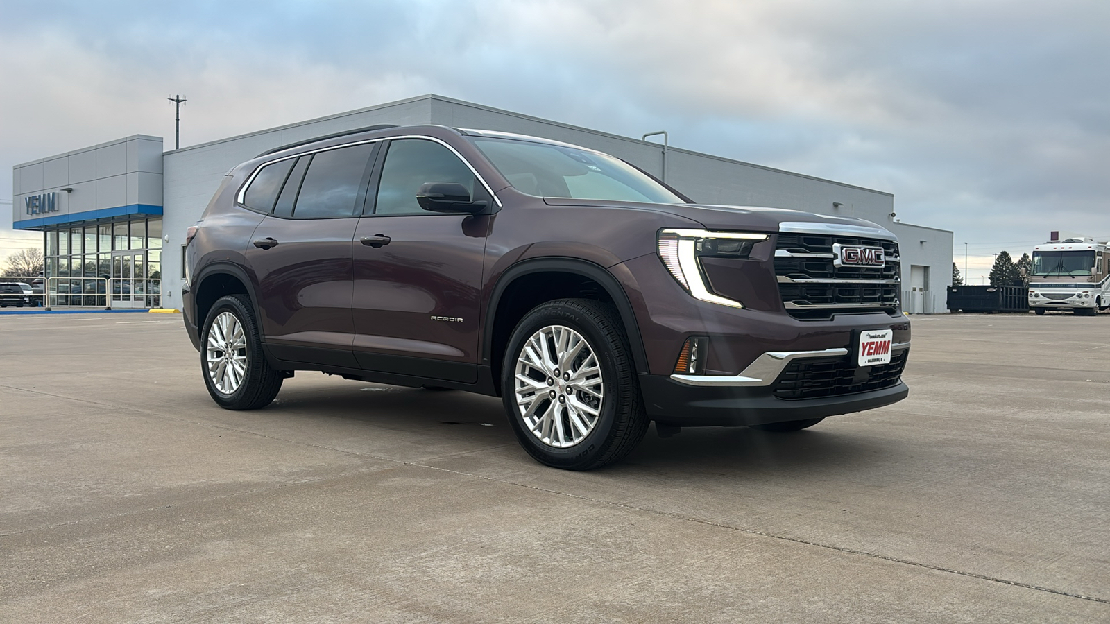 2025 GMC Acadia Elevation 2