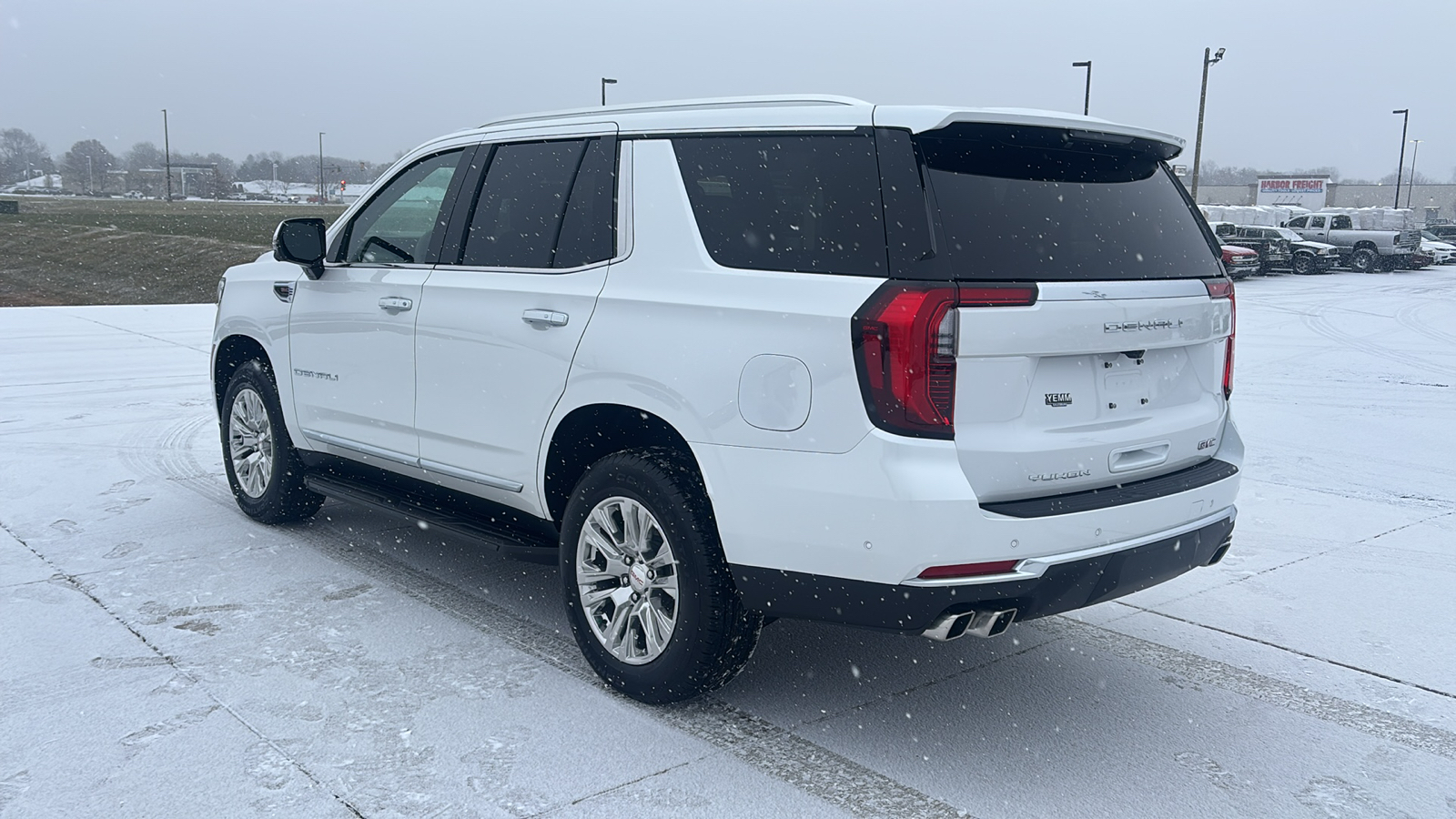 2025 GMC Yukon Denali 6