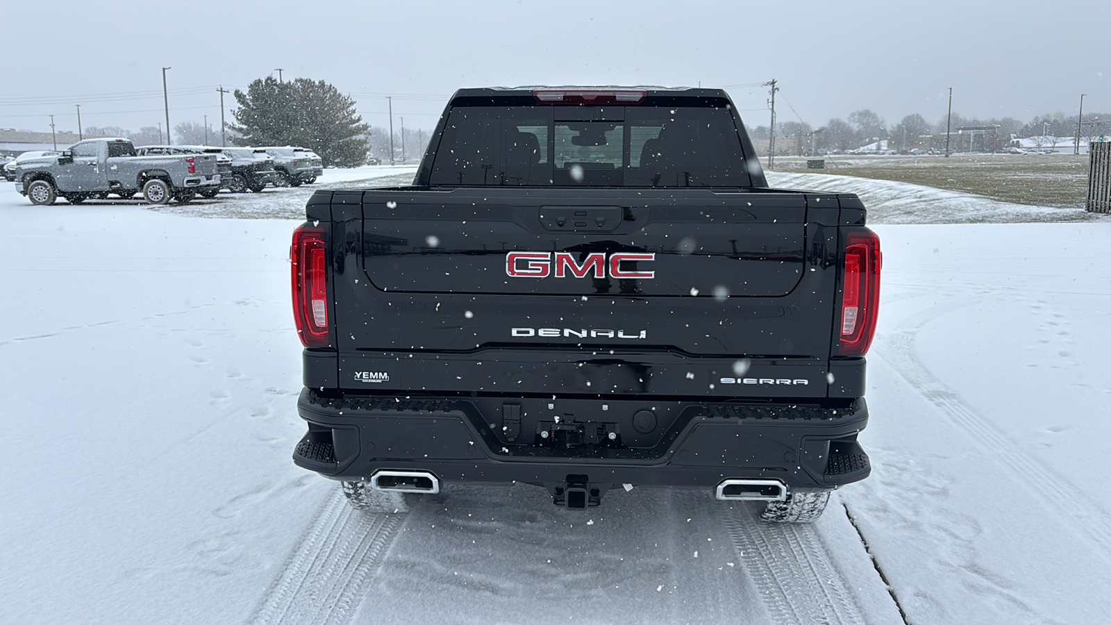 2025 GMC Sierra 1500 Denali 8