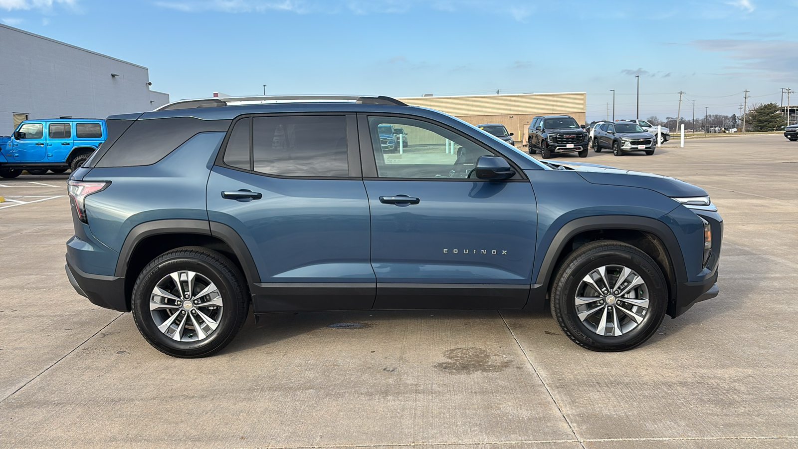 2025 Chevrolet Equinox LT 10