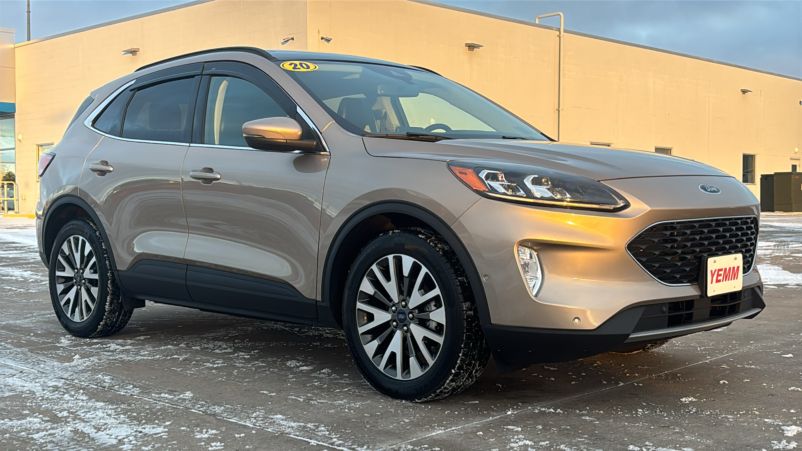 2020 Ford Escape Titanium Hybrid 1