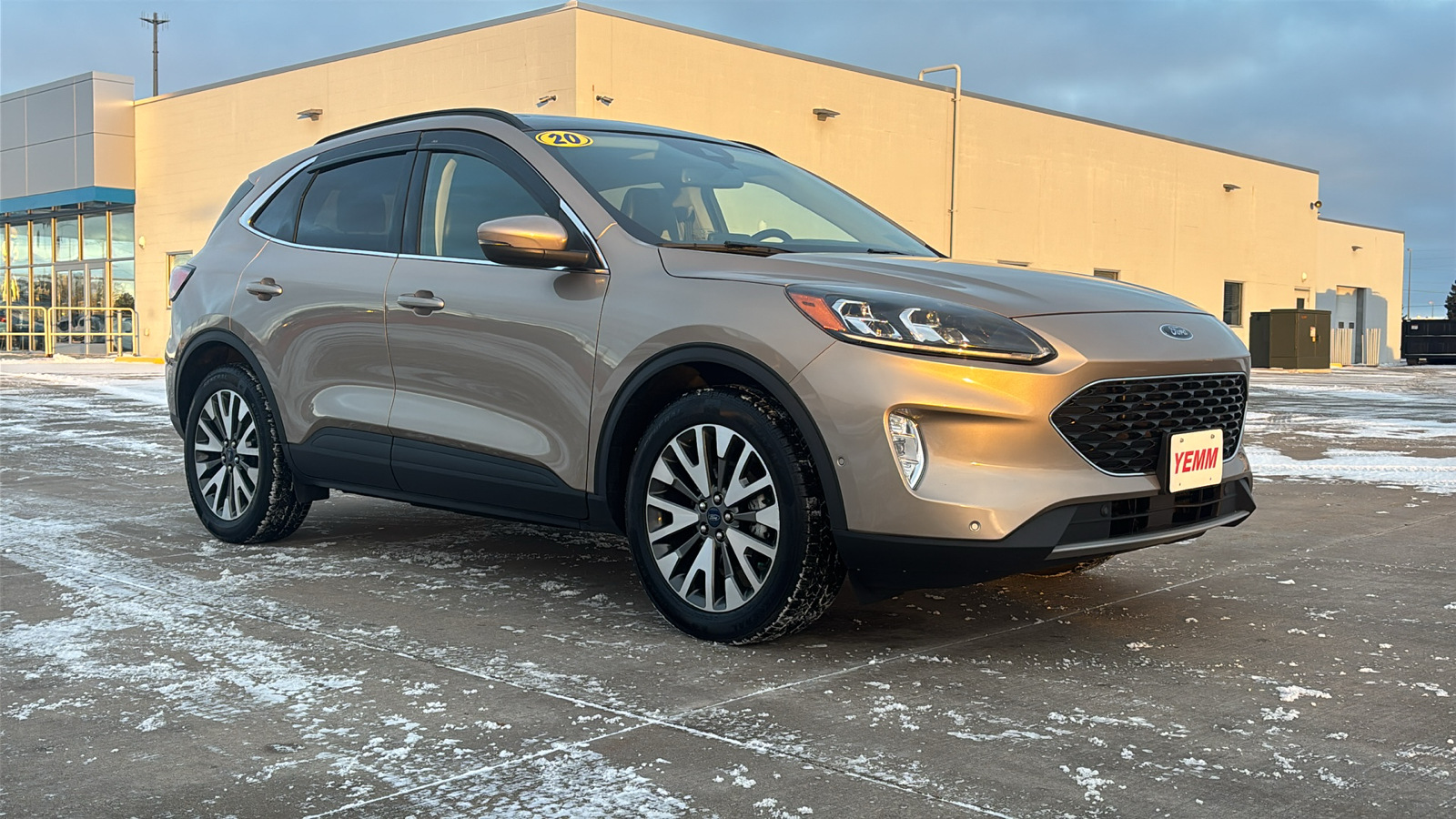 2020 Ford Escape Titanium Hybrid 2