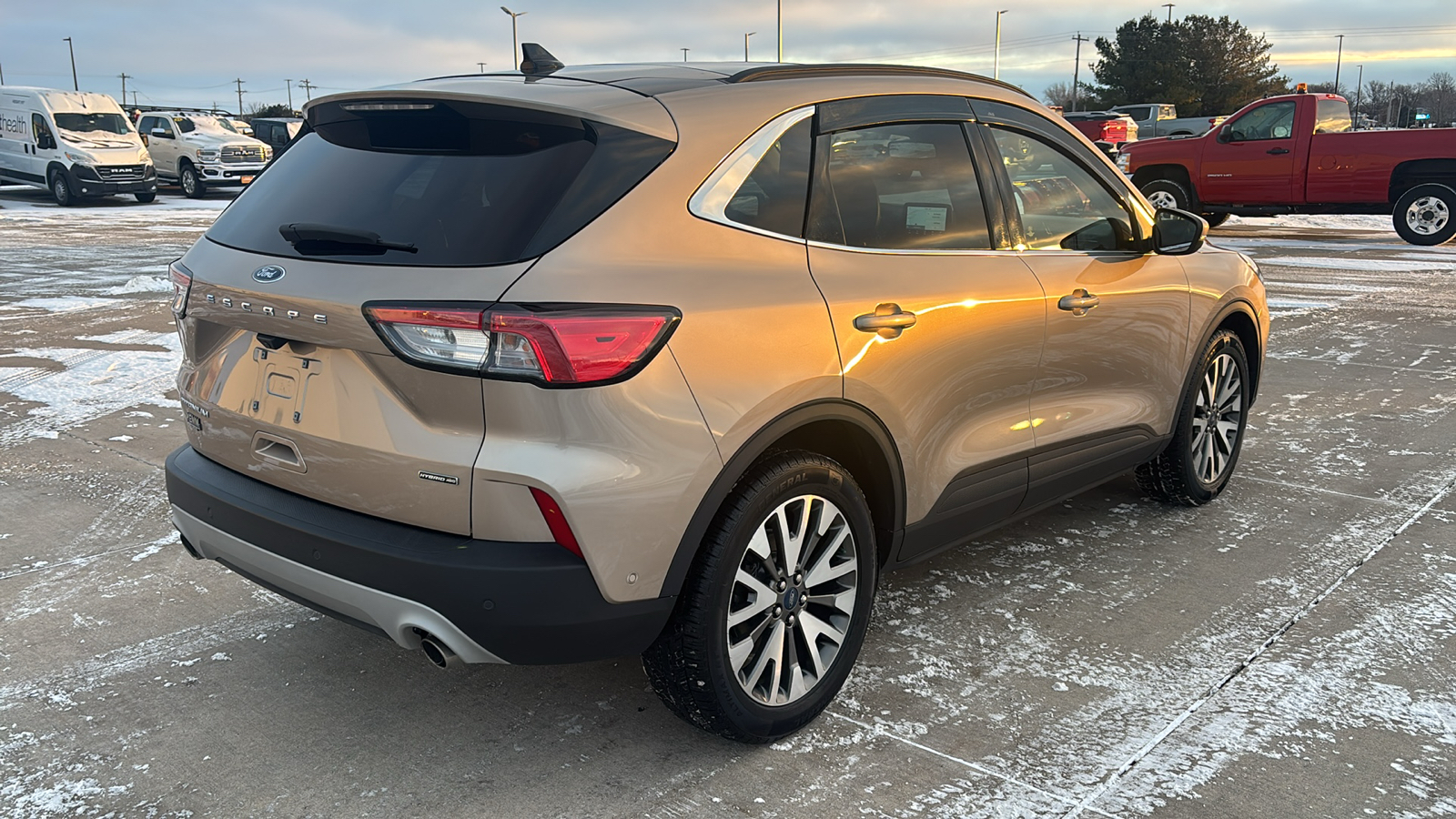 2020 Ford Escape Titanium Hybrid 8