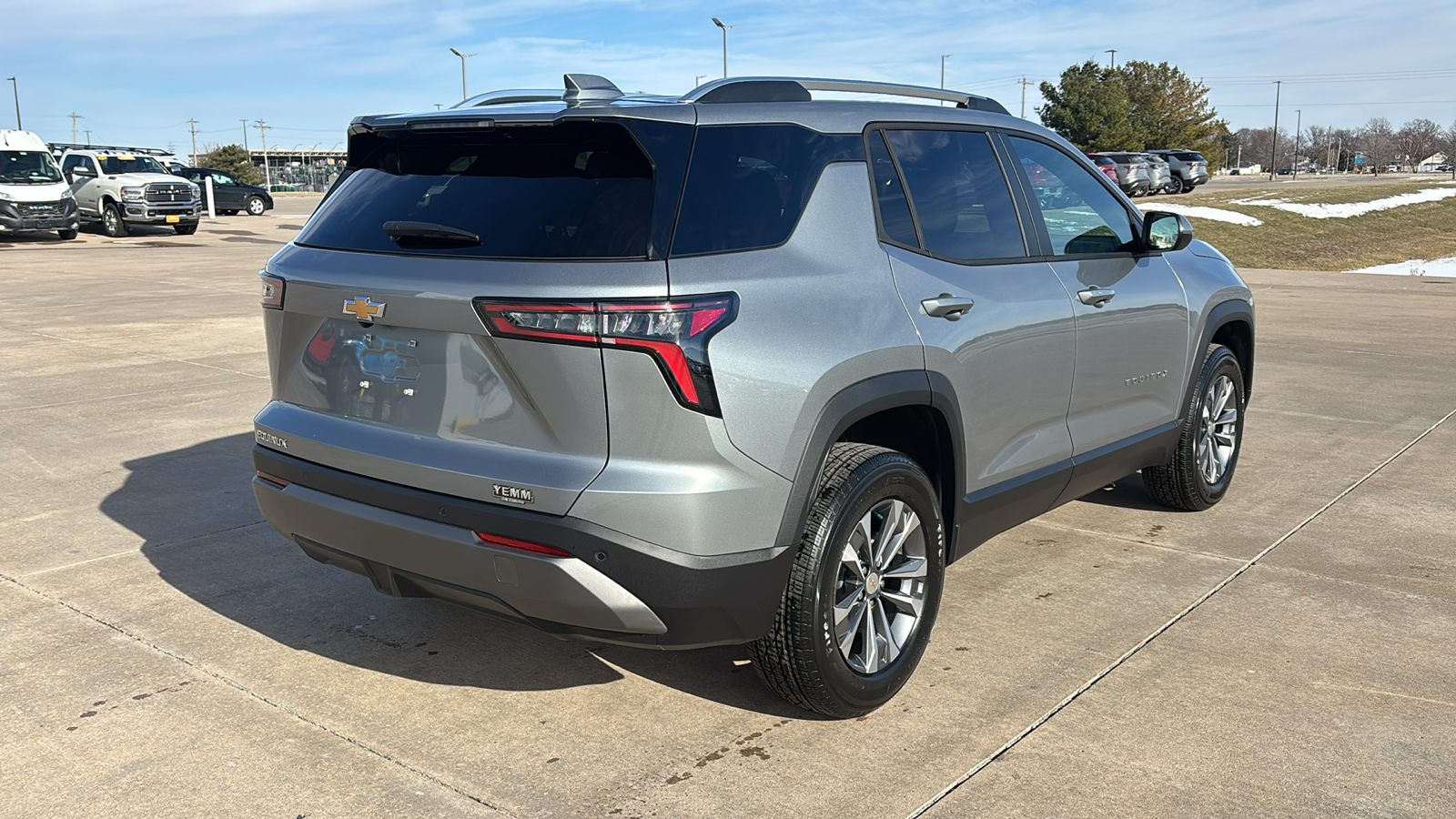 2025 Chevrolet Equinox LT 8