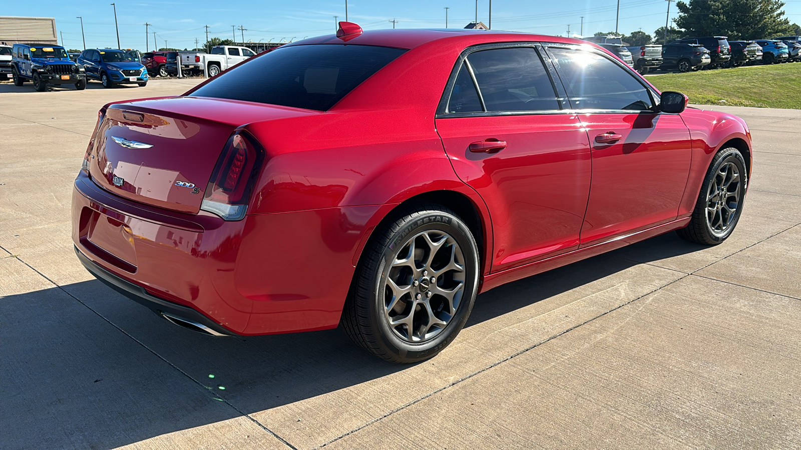 2016 Chrysler 300 S 8