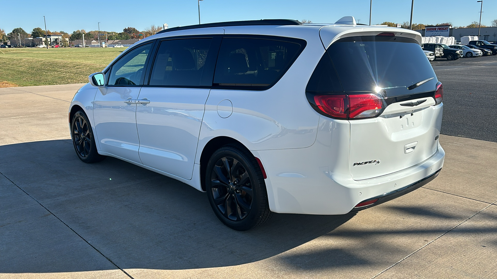 2020 Chrysler Pacifica Touring L 6