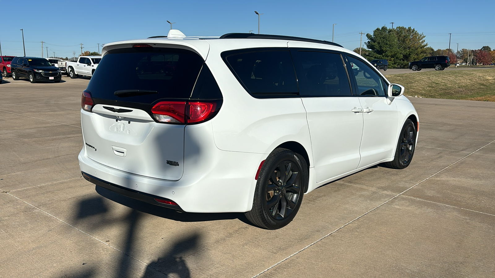 2020 Chrysler Pacifica Touring L 8