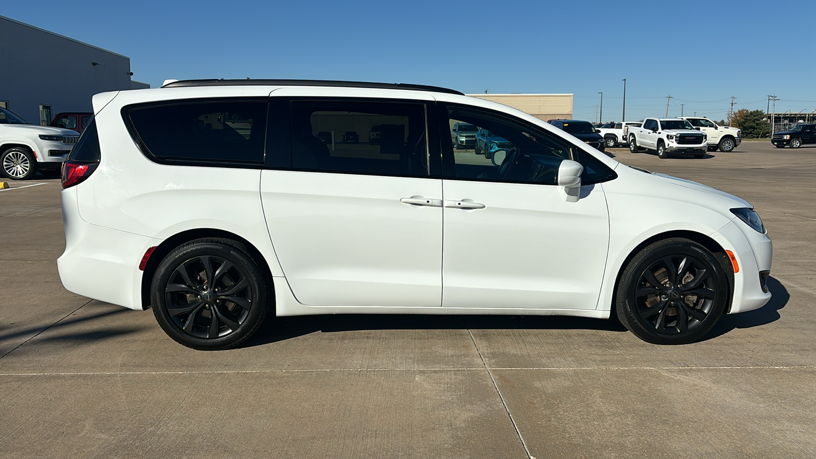 2020 Chrysler Pacifica Touring L 9