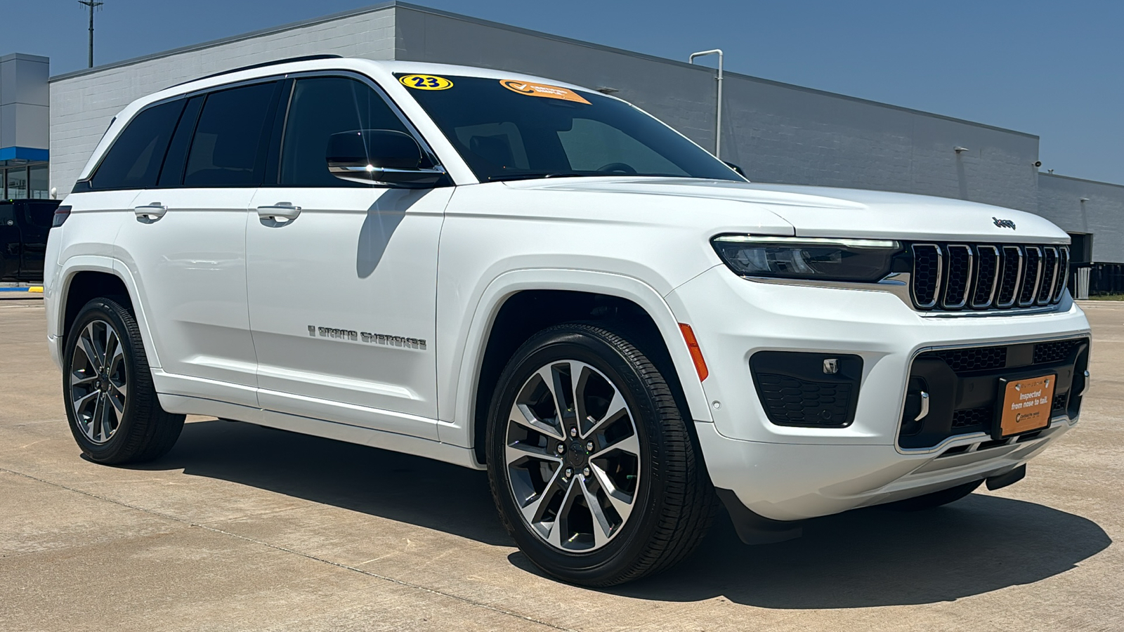 2023 Jeep Grand Cherokee Overland 1