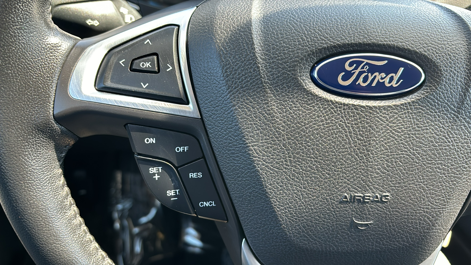 2016 Ford Fusion SE 14