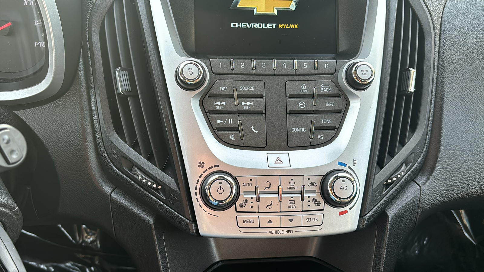 2017 Chevrolet Equinox LT 18
