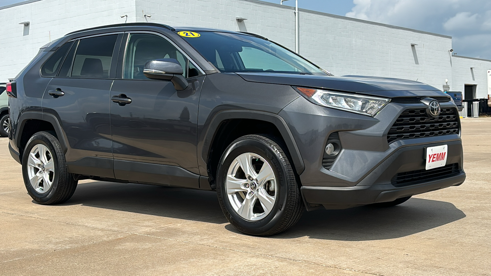 2021 Toyota RAV4 XLE 1