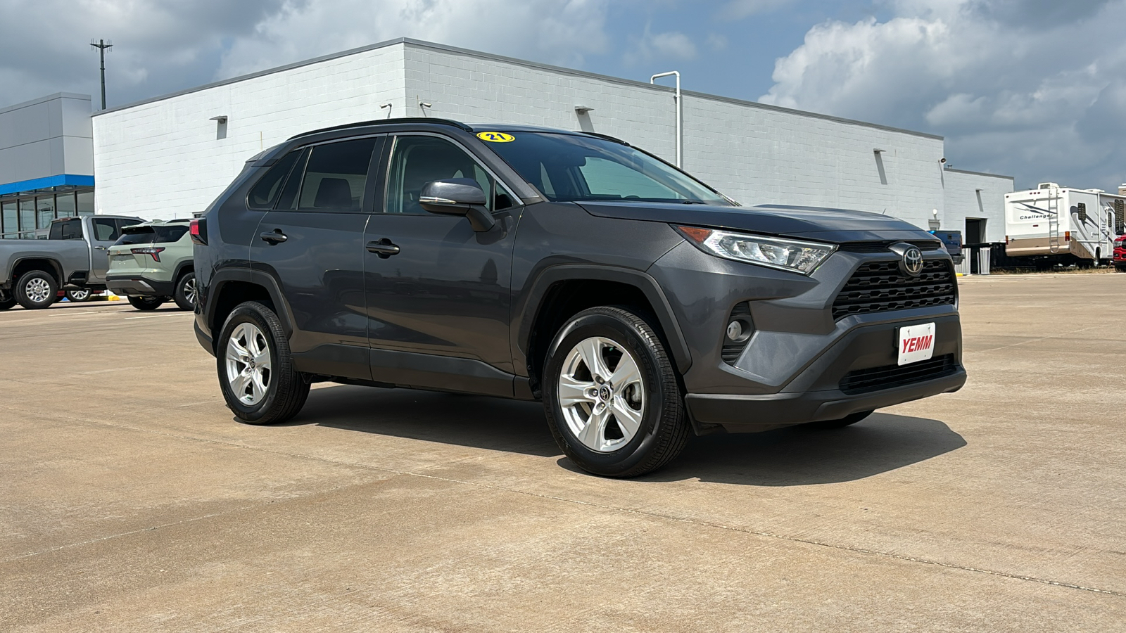 2021 Toyota RAV4 XLE 2