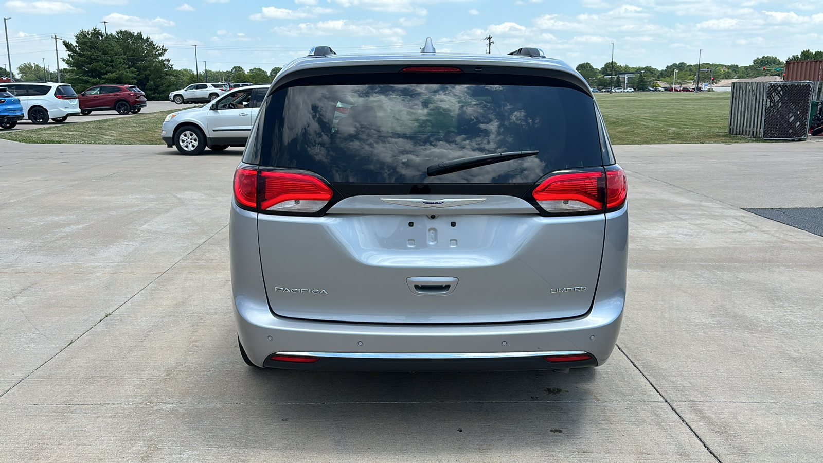 2020 Chrysler Pacifica Limited 7