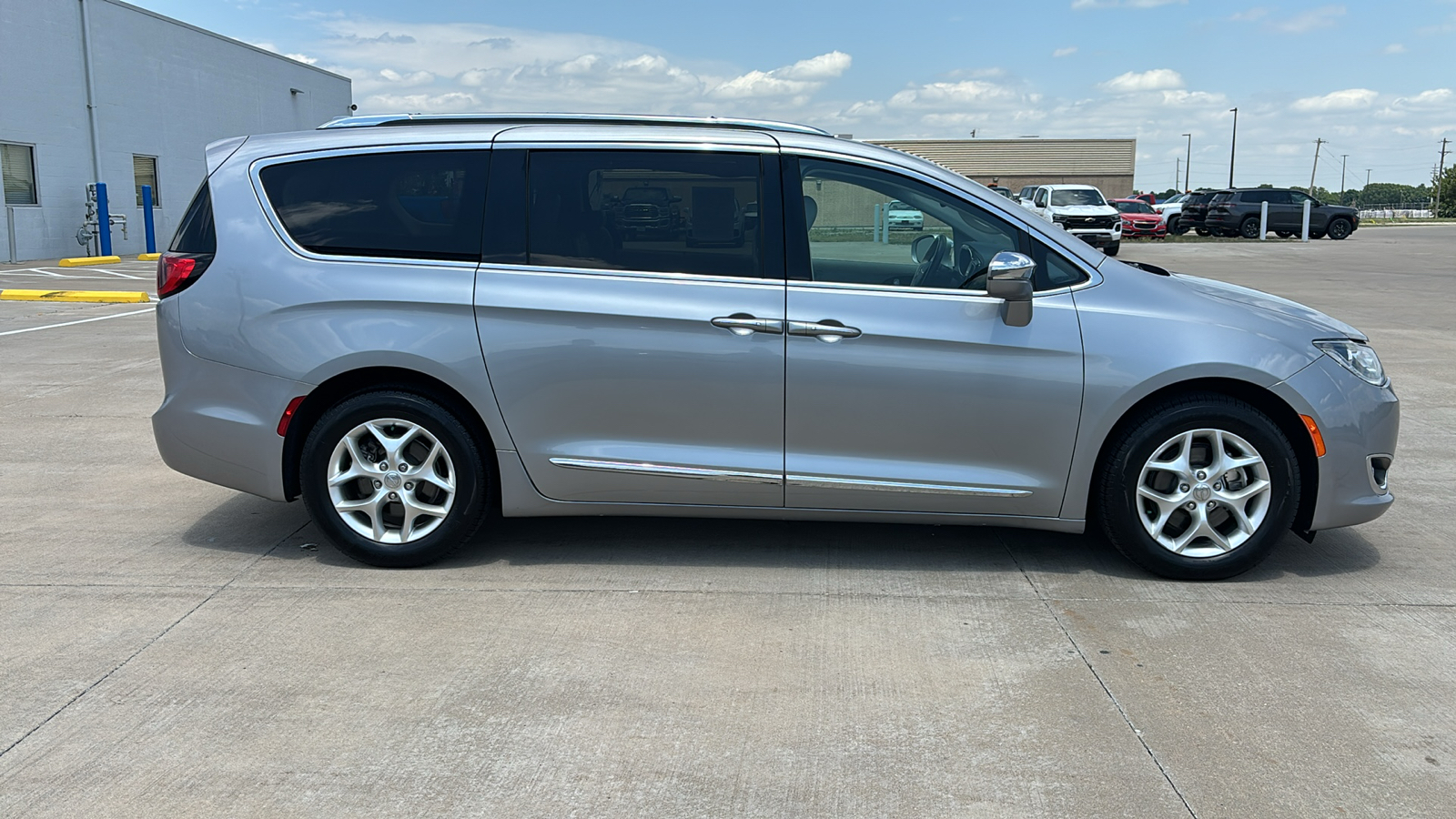 2020 Chrysler Pacifica Limited 9