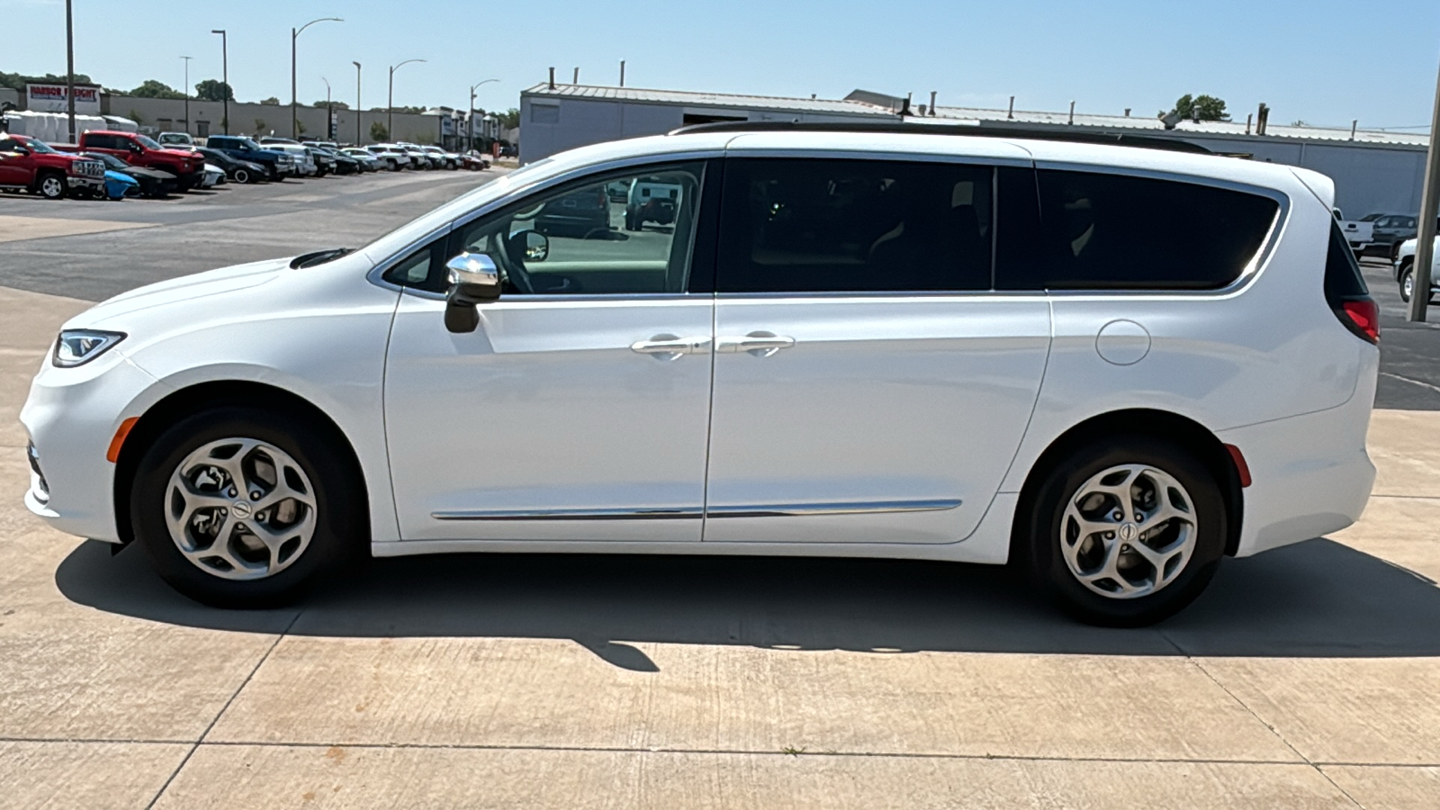 2023 Chrysler Pacifica Limited 5