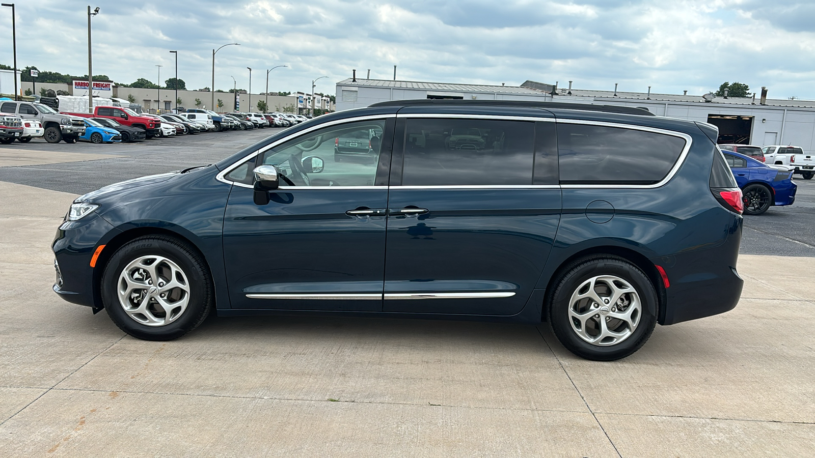 2023 Chrysler Pacifica Limited 5
