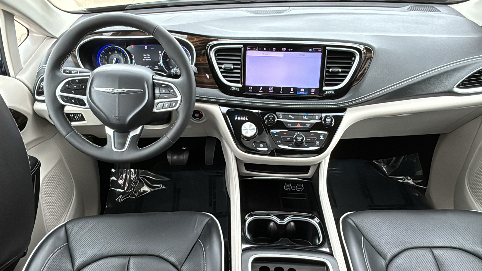 2023 Chrysler Pacifica Limited 11