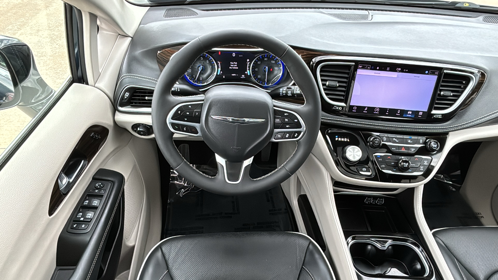 2023 Chrysler Pacifica Limited 12
