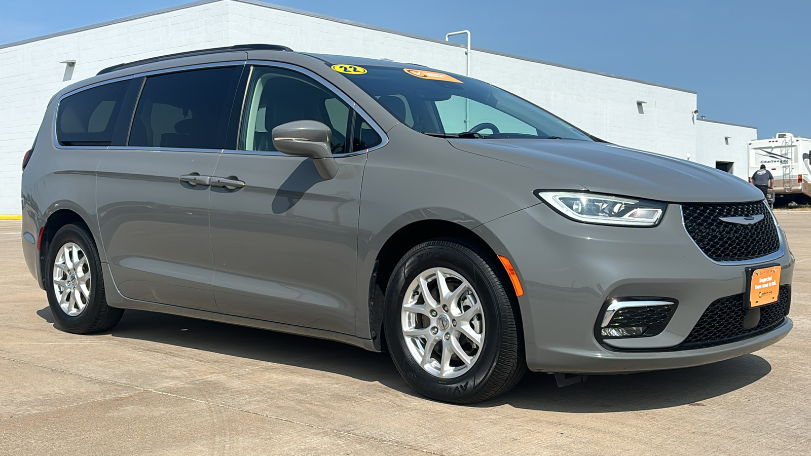 2022 Chrysler Pacifica Touring L 1